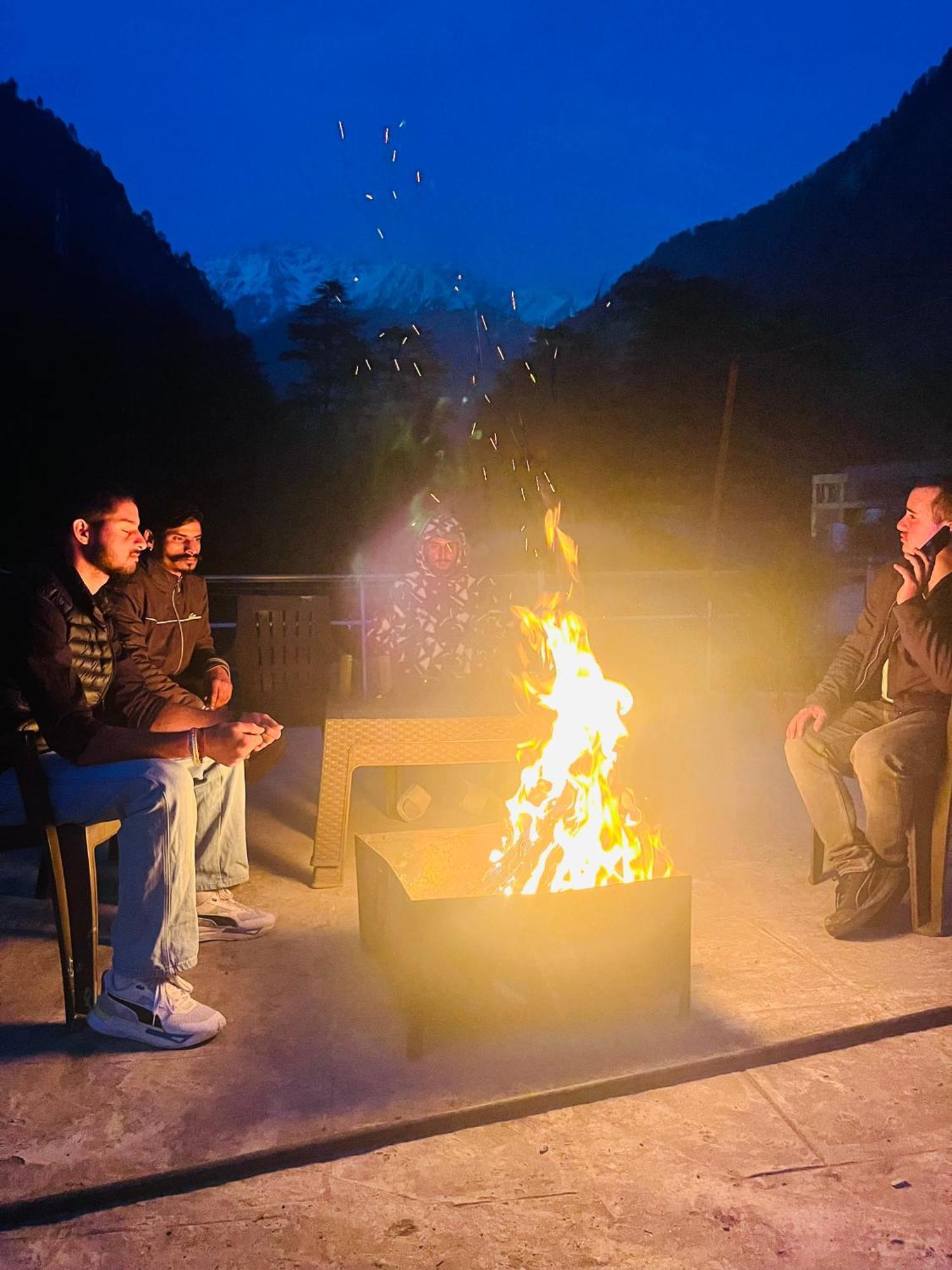 Hotel Dream Valley Kasol #Near Mall Road #River View #Parking #Gaming Zone #Open Terrace #Restaurant Exteriör bild