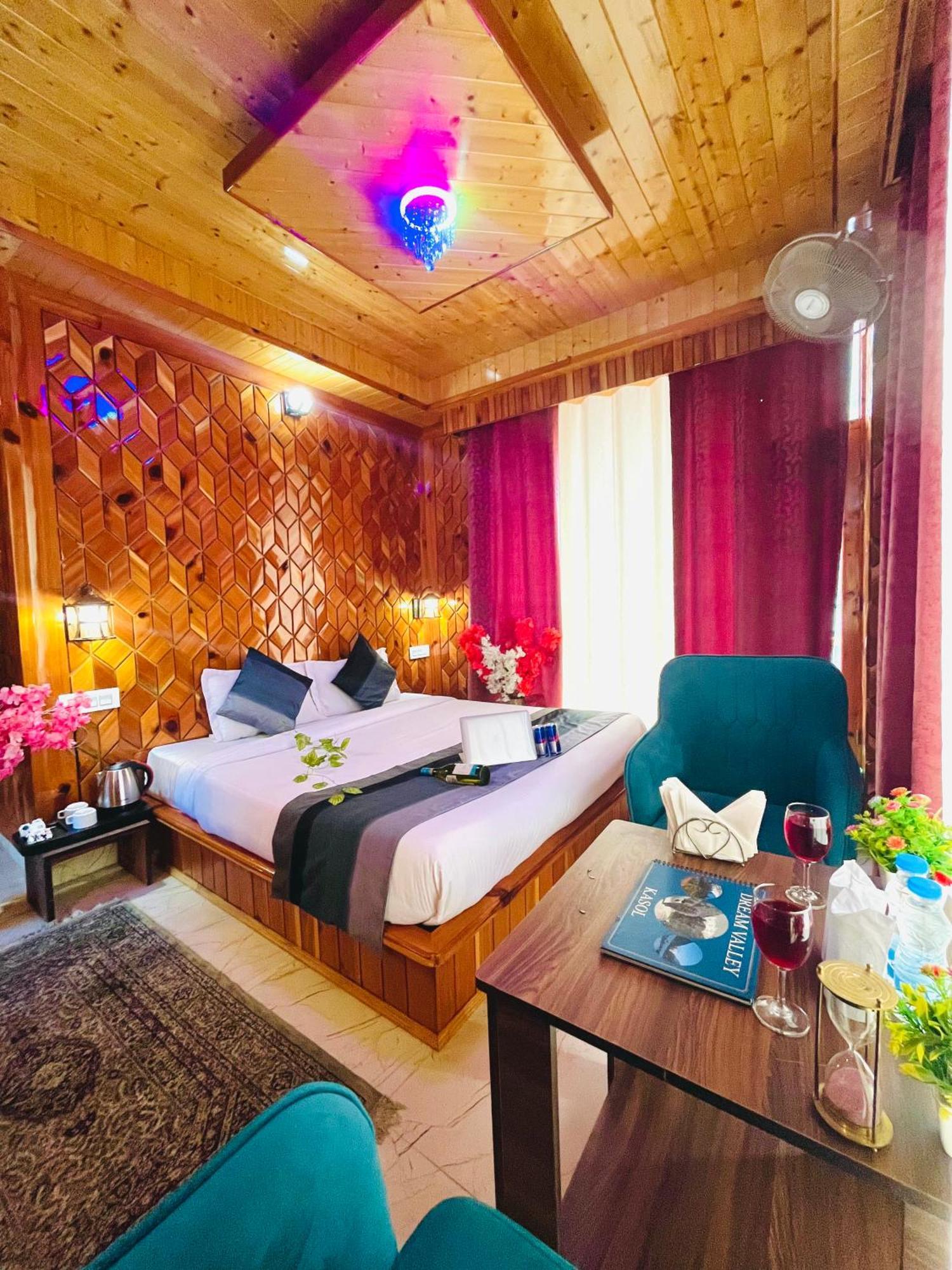 Hotel Dream Valley Kasol #Near Mall Road #River View #Parking #Gaming Zone #Open Terrace #Restaurant Exteriör bild